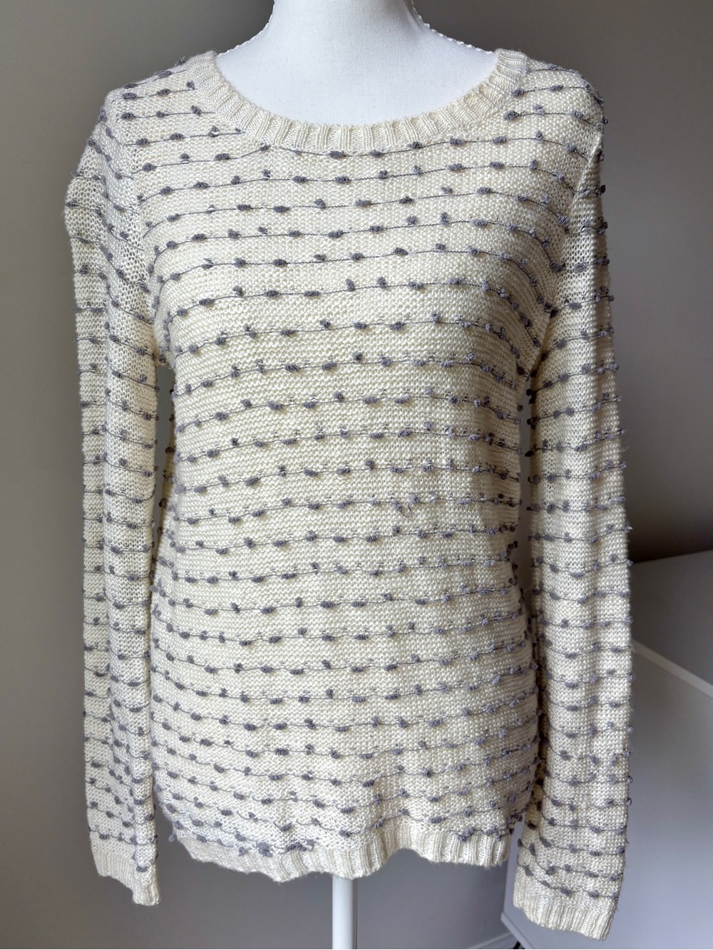 Freshman 1996 White Knit Crewneck Sweater with Subtle Gray Dot Stripe - Size M